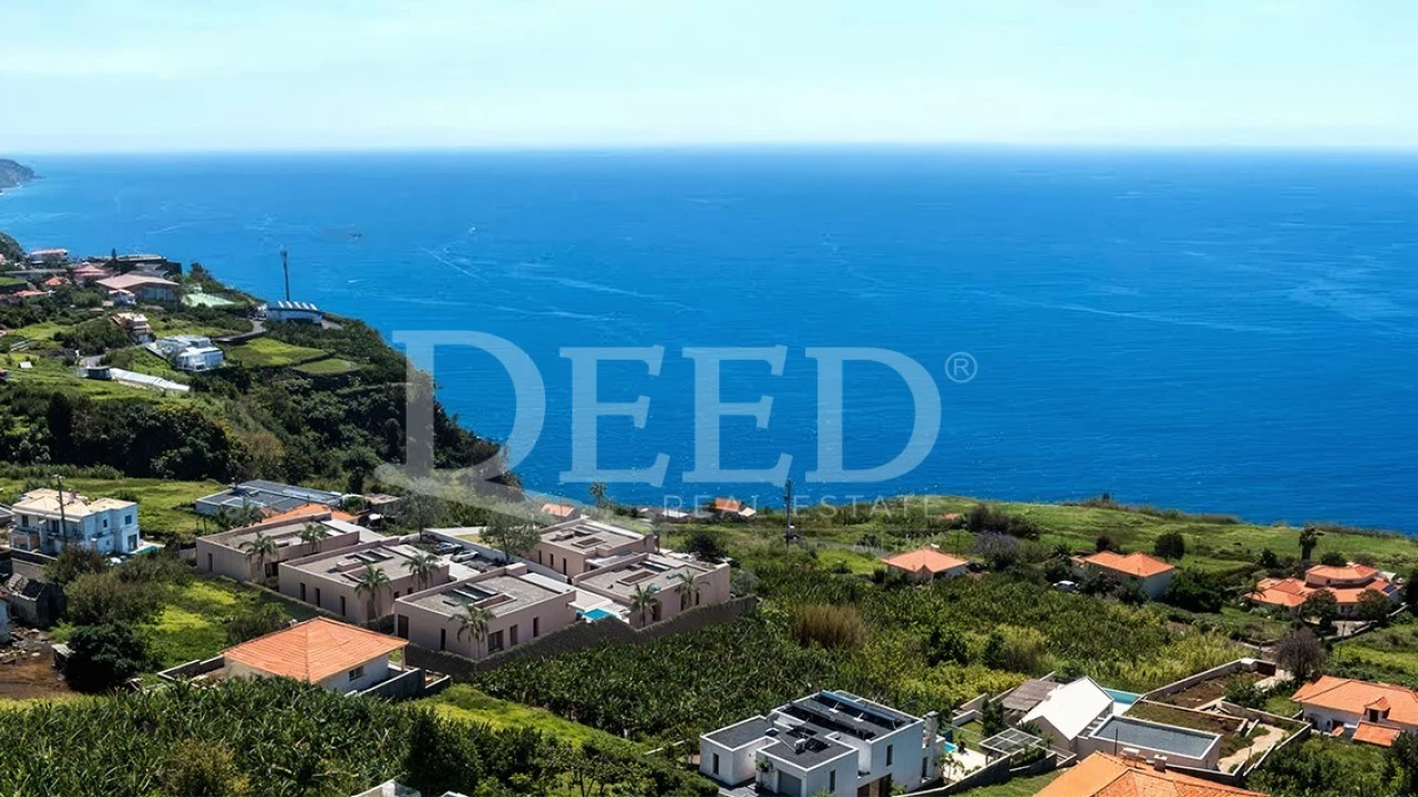 Moradia T3 para Venda em Estreito da Calheta Foto 2