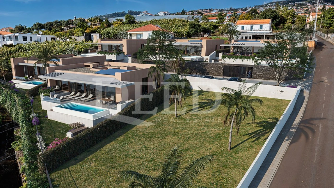 Moradia T3 para Venda em Estreito da Calheta Foto 4
