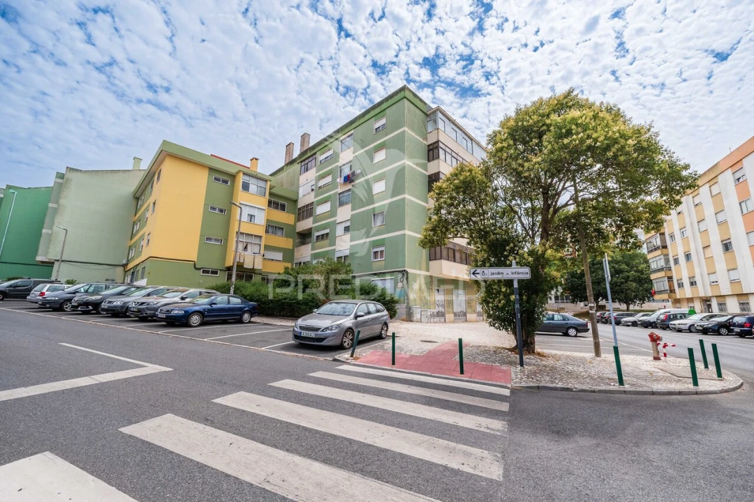 Apartamento T3 para Venda em Massamá e Monte Abraão Foto 28