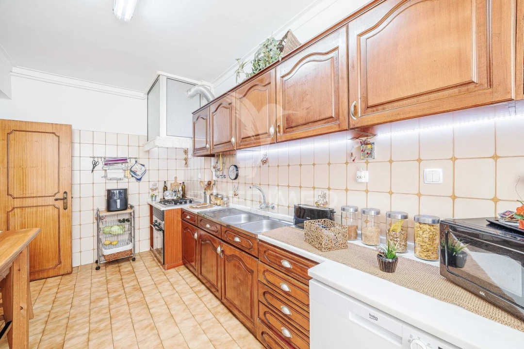 Apartamento T3 para Venda em Massamá e Monte Abraão Foto 13