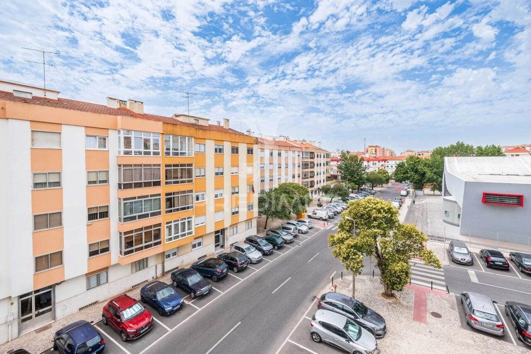 Apartamento T3 para Venda em Massamá e Monte Abraão Foto 31