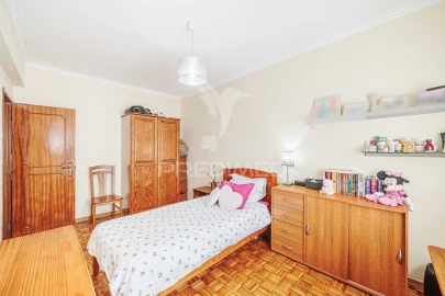 Apartamento T3 para Venda em Massamá e Monte Abraão