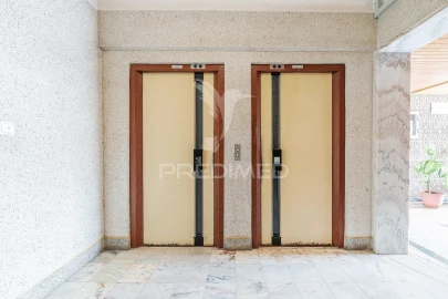 Apartamento T3 para Venda em Massamá e Monte Abraão