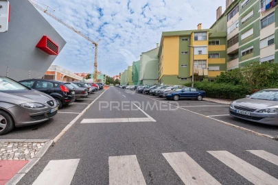 Apartamento T3 para Venda em Massamá e Monte Abraão