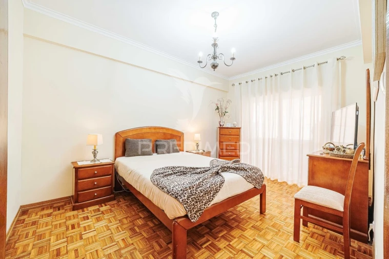 Apartamento T3 para Venda em Massamá e Monte Abraão Foto 20
