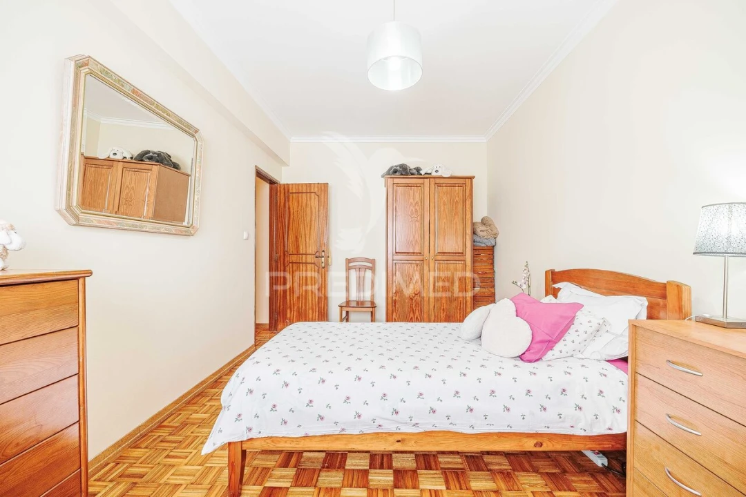 Apartamento T3 para Venda em Massamá e Monte Abraão Foto 24