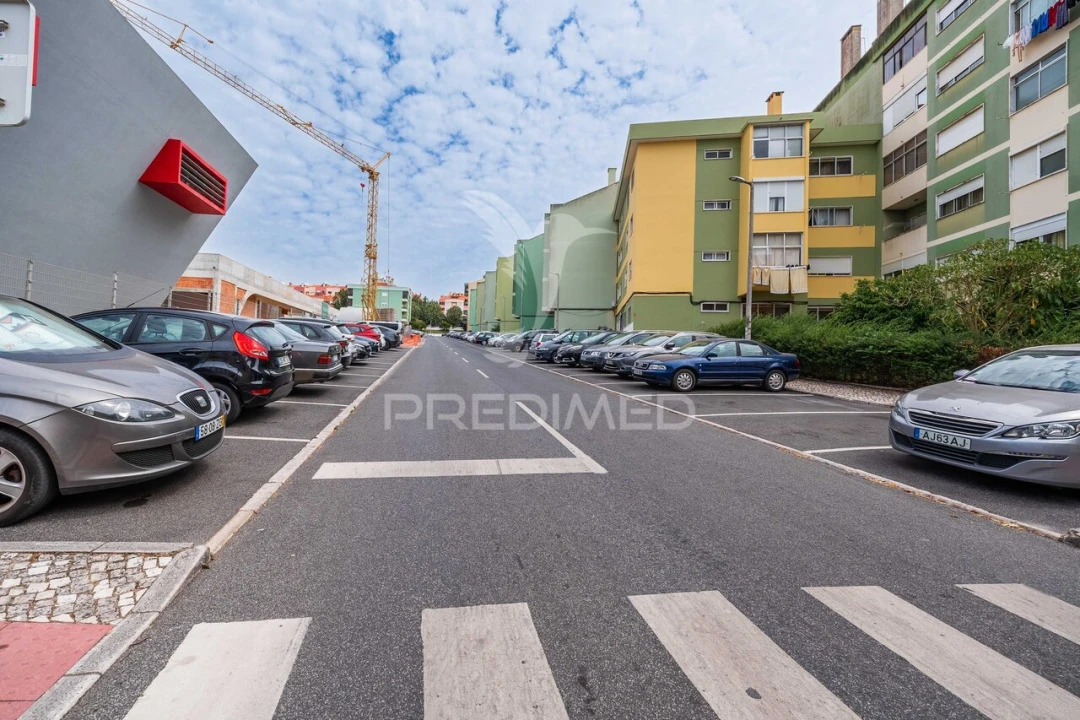 Apartamento T3 para Venda em Massamá e Monte Abraão Foto 30