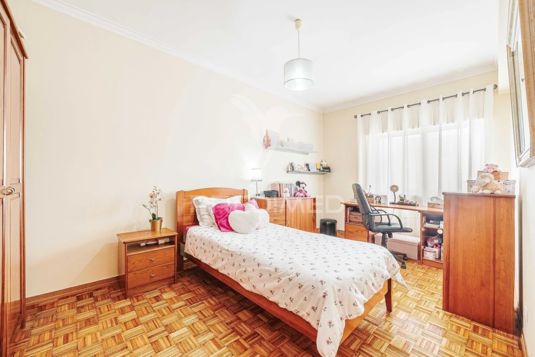 Apartamento T3 para Venda em Massamá e Monte Abraão Foto 22