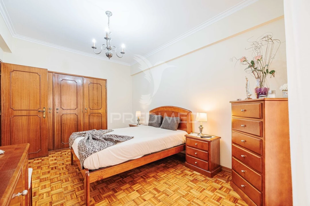 Apartamento T3 para Venda em Massamá e Monte Abraão Foto 23