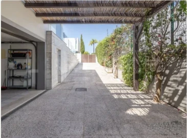 Moradia T5 para Venda em Albufeira e Olhos de Água