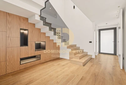 Moradia T4 para Venda em Gulpilhares e Valadares