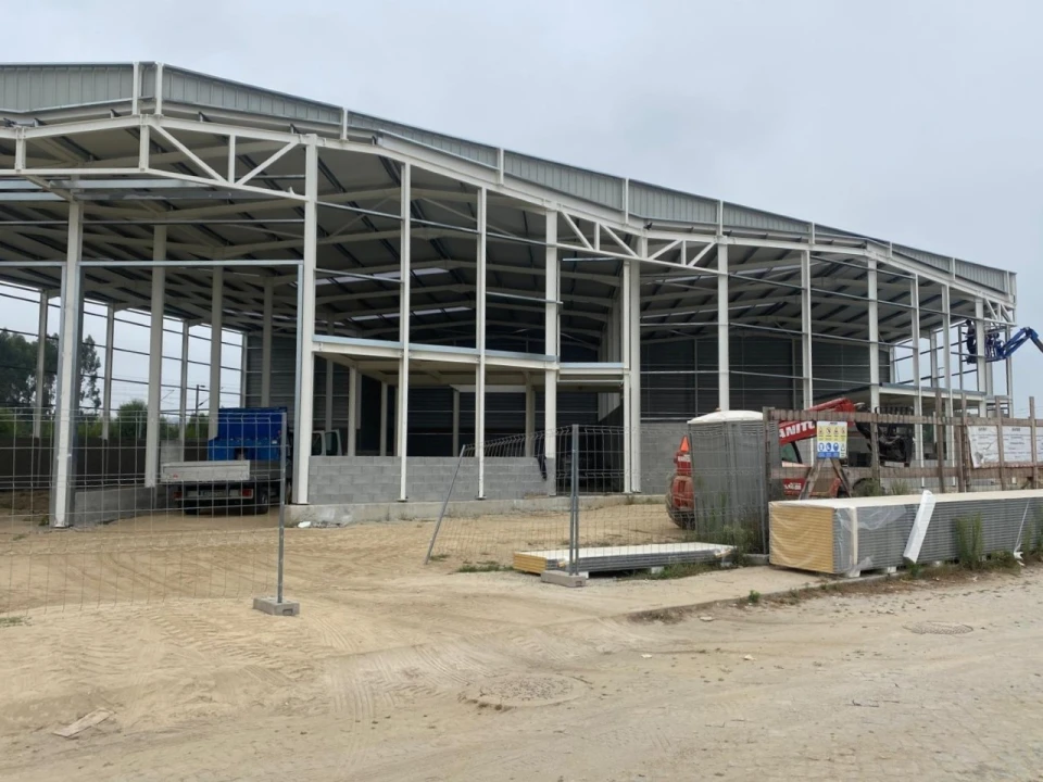 Armazém para Venda em Coronado (São Romão e São Mamede) Foto 1
