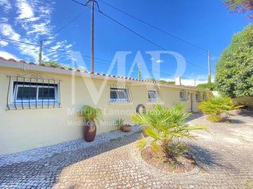 Moradia T5 para Venda em Santa Maria e São Miguel, São Martinho, São Pedro Penaferrim