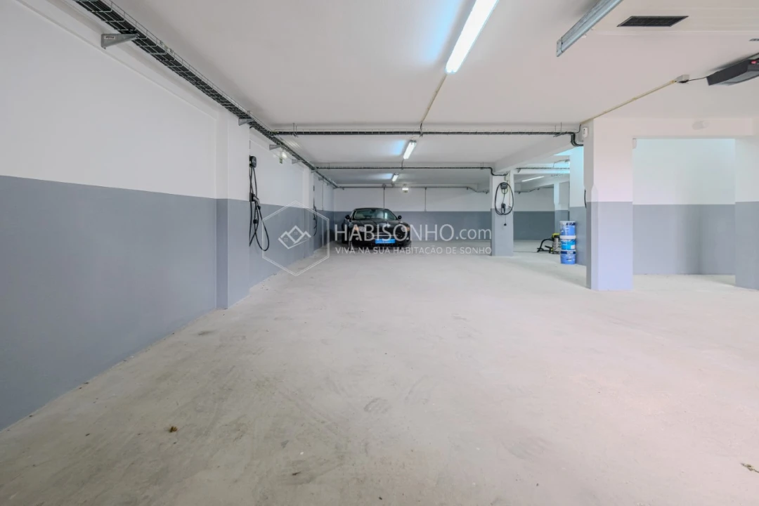 Garagem para Venda em Gondomar (São Cosme), Valbom e Jovim Foto 2