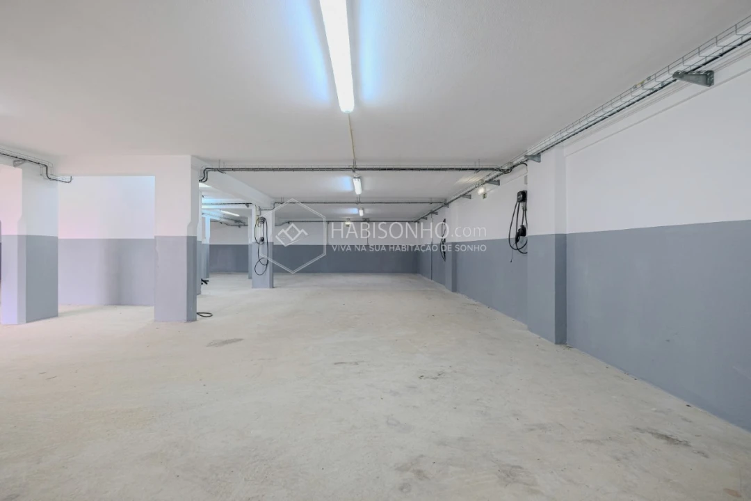 Garagem para Venda em Gondomar (São Cosme), Valbom e Jovim Foto 3