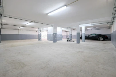 Garagem para Venda em Gondomar (São Cosme), Valbom e Jovim