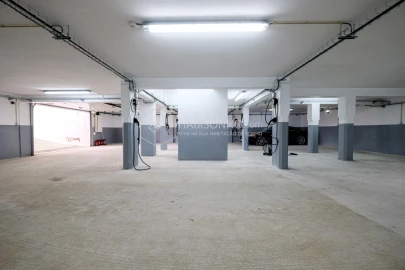 Garagem para Venda em Gondomar (São Cosme), Valbom e Jovim