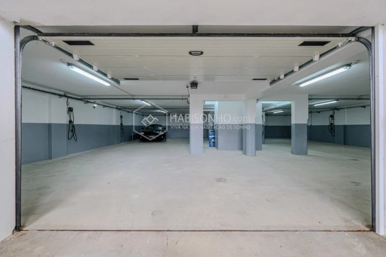 Garagem para Venda em Gondomar (São Cosme), Valbom e Jovim Foto 10