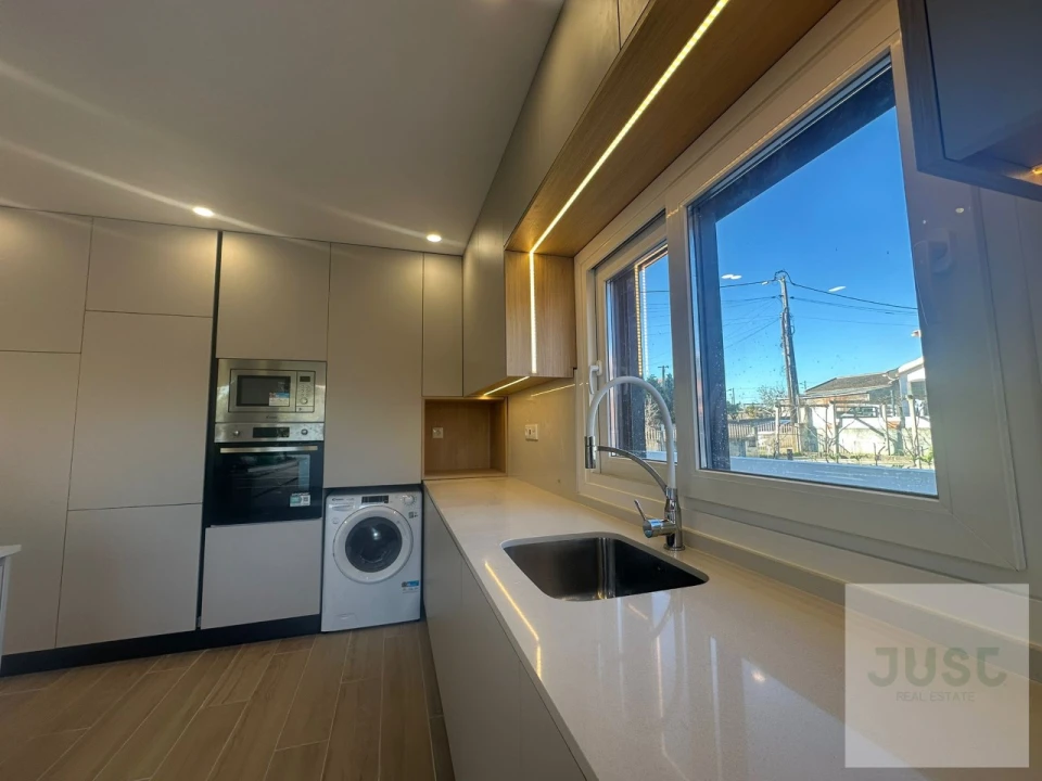 Moradia T4 para Venda em Fernao Ferro Foto 3