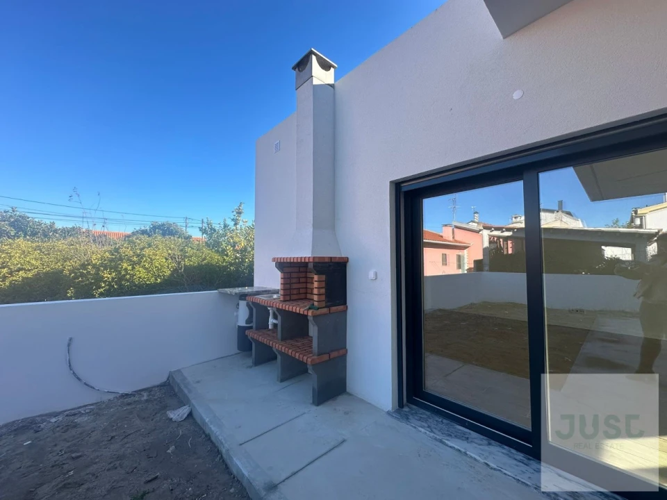 Moradia T4 para Venda em Fernao Ferro Foto 17