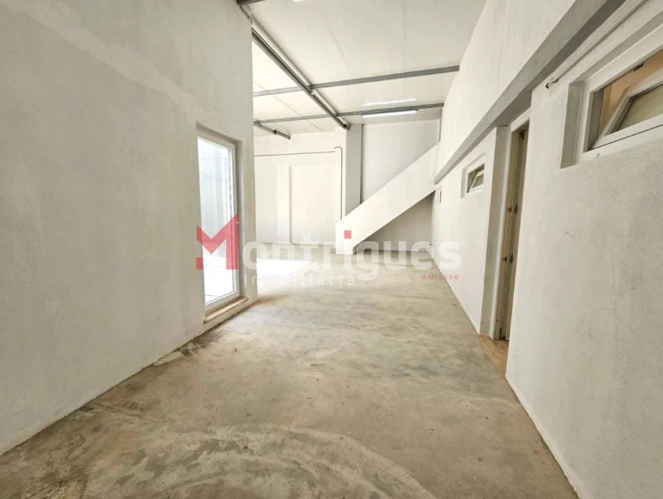 Armazém para Venda em Baixa da Banheira e Vale da Amoreira Foto 8