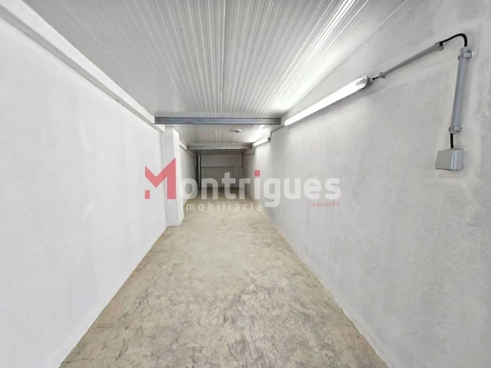 Armazém para Venda em Baixa da Banheira e Vale da Amoreira Foto 18