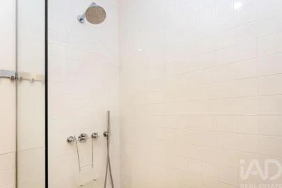 Apartamento T2 para Arrendamento em Santa Maria Maior