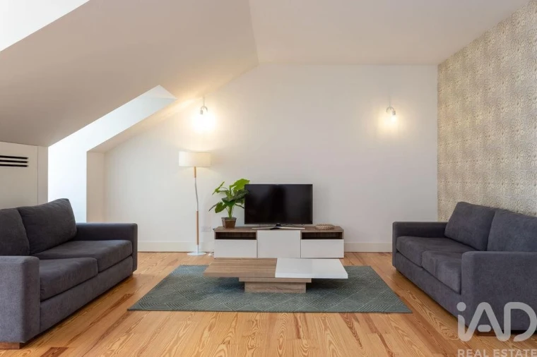 Apartamento T2 para Arrendamento em Santa Maria Maior