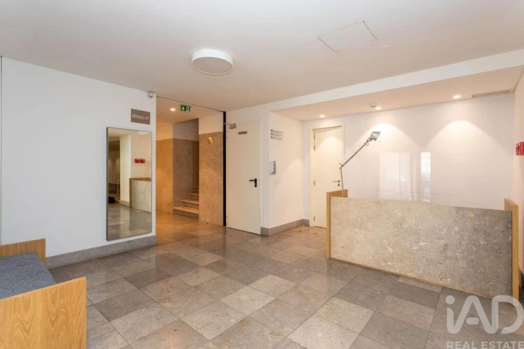 Apartamento T2 para Arrendamento em Santa Maria Maior Foto 27