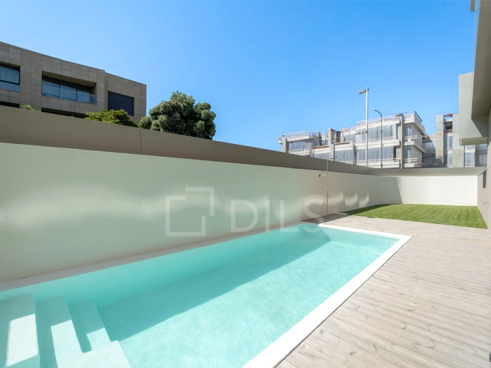 Apartamento T4 para Venda em Aldoar, Foz do Douro e Nevogilde Foto 1