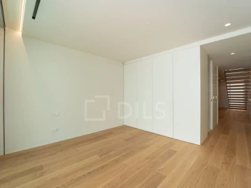 Apartamento T4 para Venda em Aldoar, Foz do Douro e Nevogilde