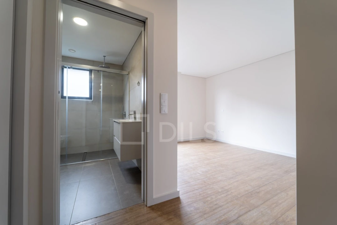 Apartamento T3 para Venda em Cedofeita, Santo Ildefonso, Sé, Miragaia, São Nicolau e Vitória Foto 33