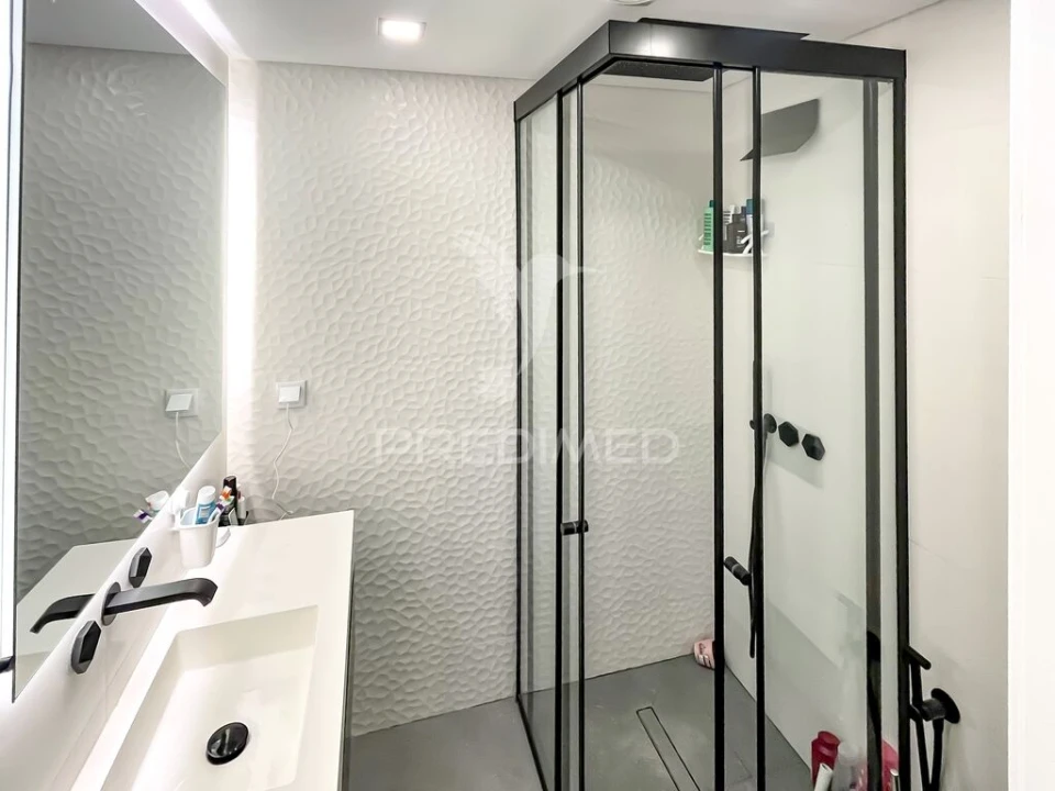 Apartamento T4 para Venda em Samora Correia Foto 6