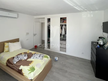 Apartamento T4 para Venda em Samora Correia