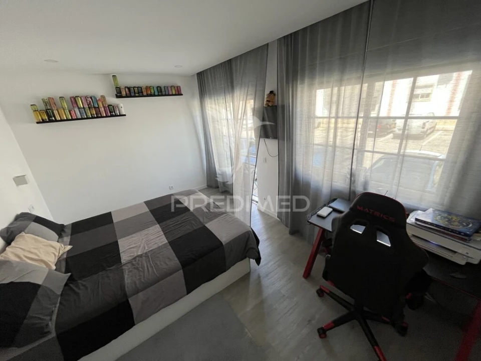Apartamento T4 para Venda em Samora Correia Foto 17
