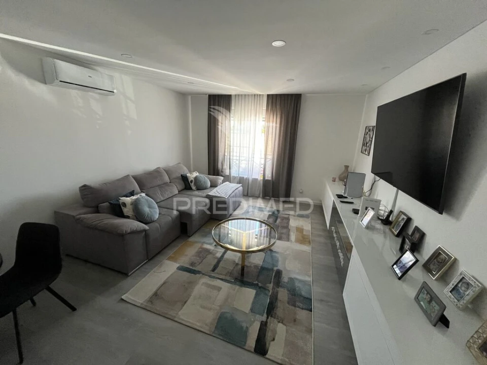 Apartamento T4 para Venda em Samora Correia Foto 7