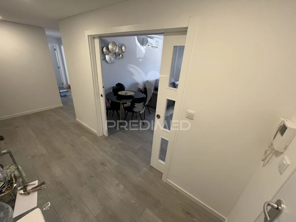 Apartamento T4 para Venda em Samora Correia Foto 3