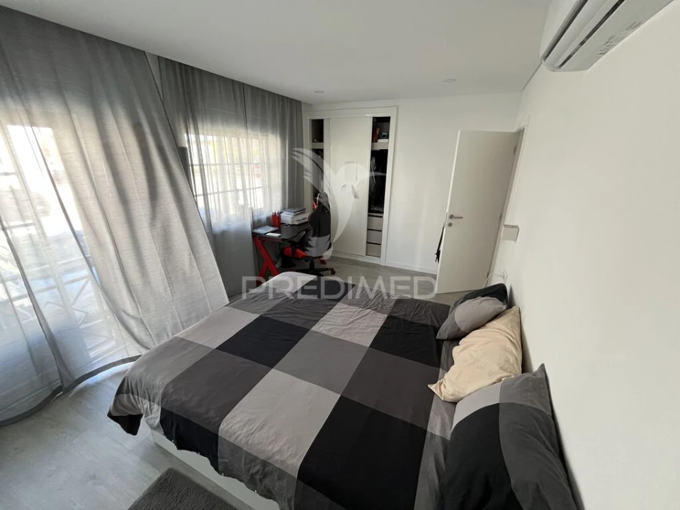 Apartamento T4 para Venda em Samora Correia Foto 16