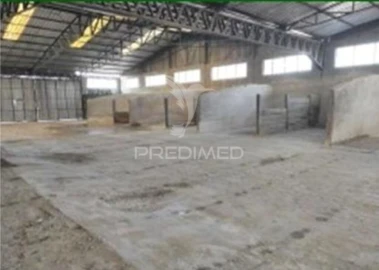 Armazém para Venda em Torres Novas (Santa Maria, Salvador e Santiago)