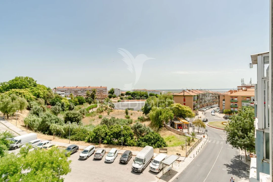 Apartamento T2 para Venda em Póvoa de Santa Iria e Forte da Casa Foto 13