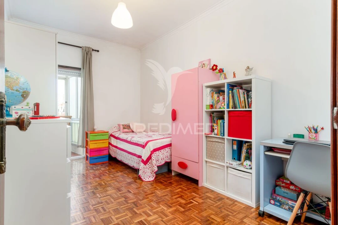 Apartamento T2 para Venda em Póvoa de Santa Iria e Forte da Casa Foto 4