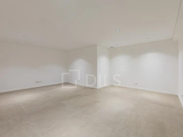 Moradia T4 para Venda em Quarteira