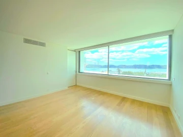Moradia T4 para Venda em Alcantara