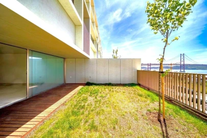 Moradia T4 para Venda em Alcantara