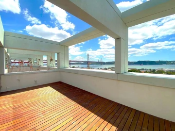 Moradia T4 para Venda em Alcantara