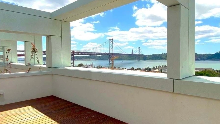 Moradia T4 para Venda em Alcantara