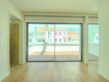 Moradia T4 para Venda em Alcantara