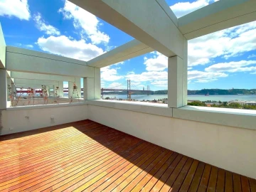 Moradia T4 para Venda em Alcantara