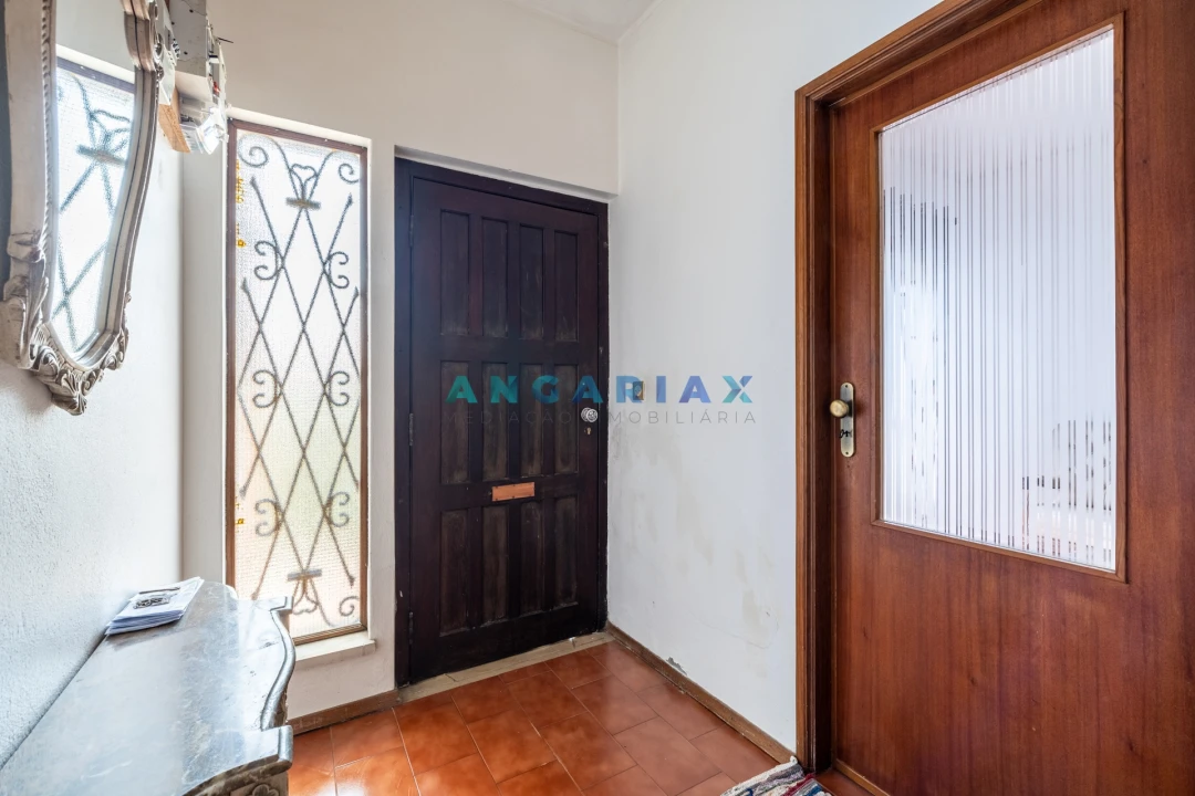 Moradia T5 para Venda em Vieira de Leiria Foto 4