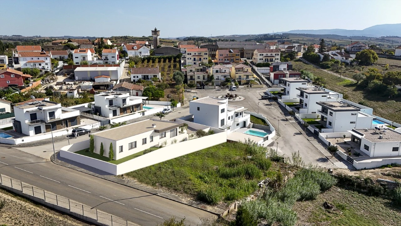 Moradia T3 para Venda em Vermelha Foto 26